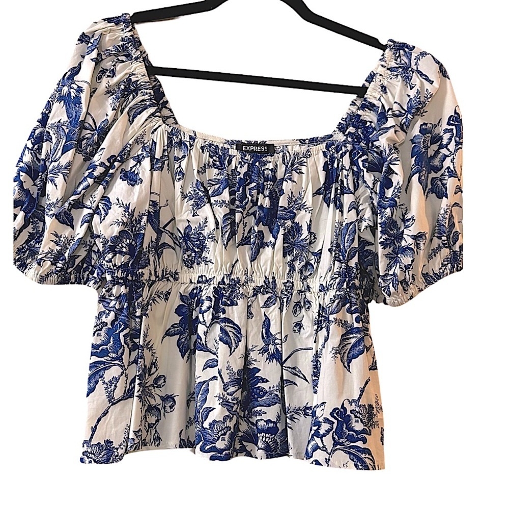 Puff sleeve floral peplum top